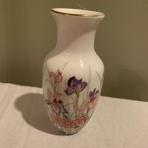 Vintage Ayame Seizan Vase